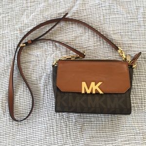 Authentic Michael Kors brown crossbody - Florence
